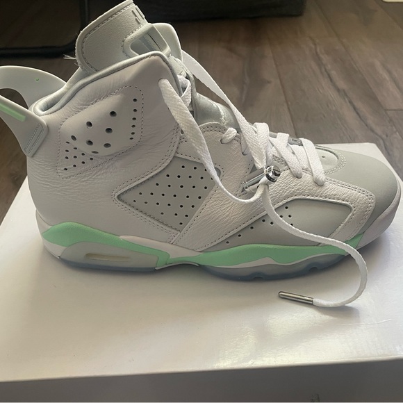 Air Jordan 6 Retro - Picture 3 of 3